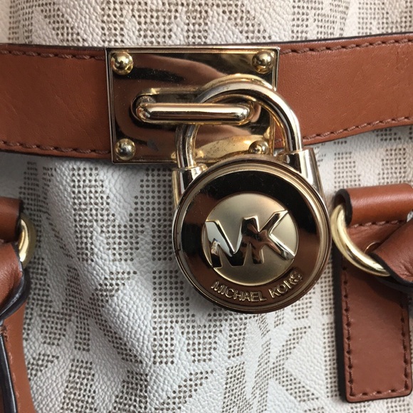 Michael Kors Large Hobo Bag - Picture 4 of 4